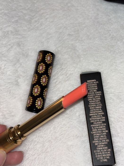 Gucci  червило, Glow & Care Shine  412