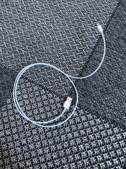 продам наушники airpods