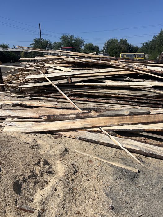 Дрова горбыль непилиные !  Бесплатно.
