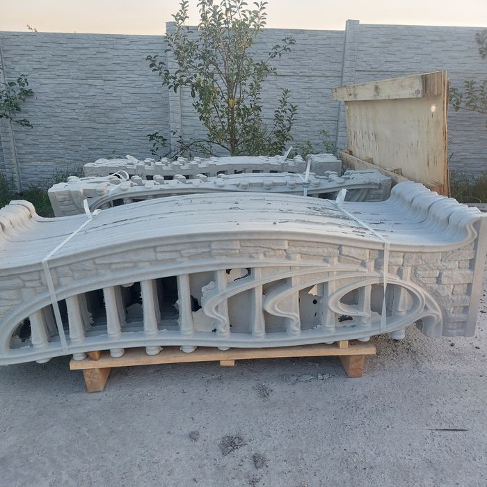 Placi de gard cu armatura de fier, ofer transport cu macara