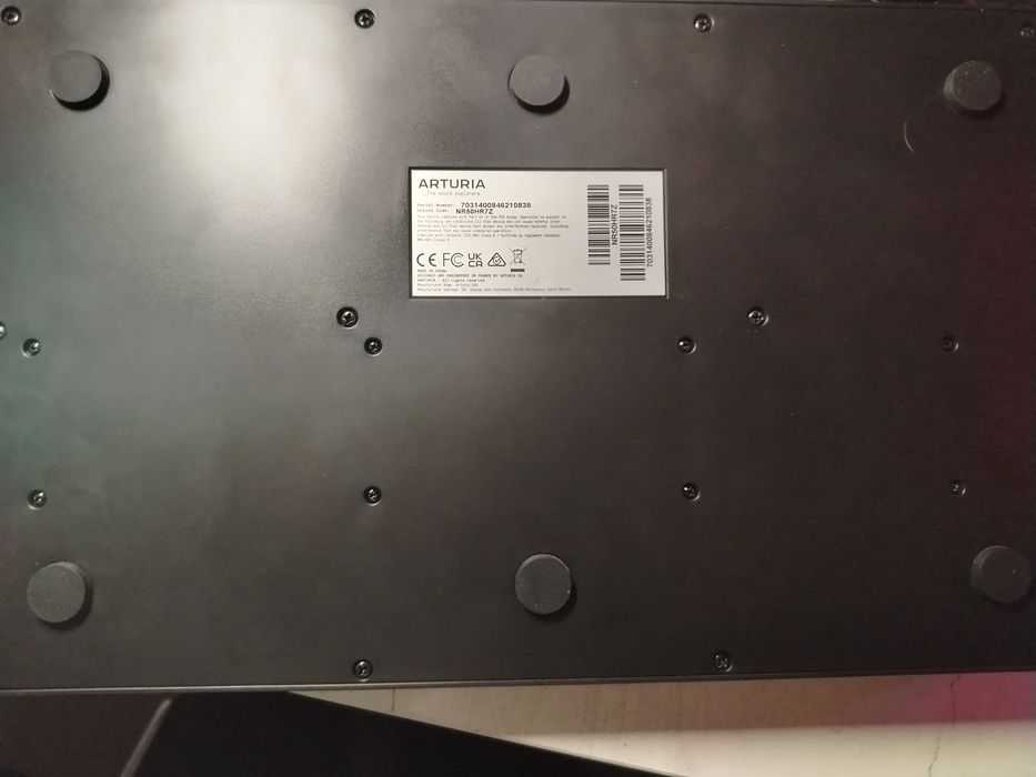 Продам миди клавиатура arturia mini lab 3