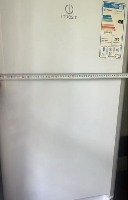 Продавам Хладилник с фризер Indesit BAAN 13