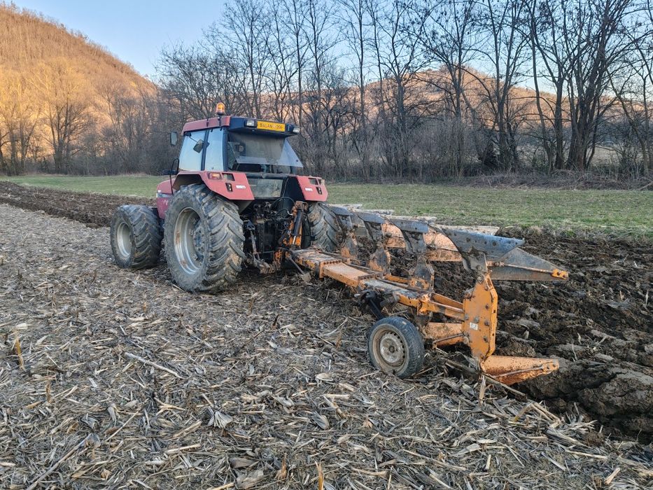 Vând sau schimb Case 5140