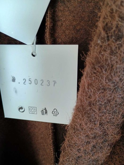 Вълнена кафява жилетка