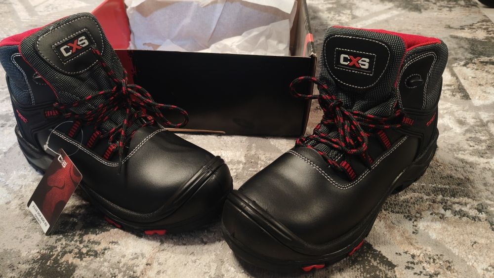 Bocanci de lucru CXS Rock Granite S3, Au fier în bot/Mărimea 42/150lei