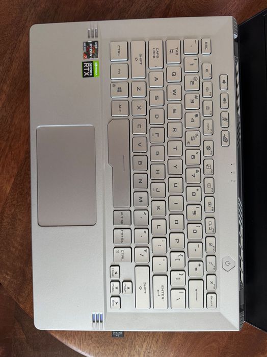 Asus ROG Zephyrus; 16GB RAM, Ryzen 7 5800HS, RTX 3050