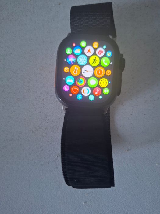 Apple Watch Ultra 49 мм Titanium Case + Black Ocean Band