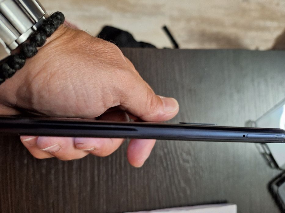 Продавам Samsung A7 2018