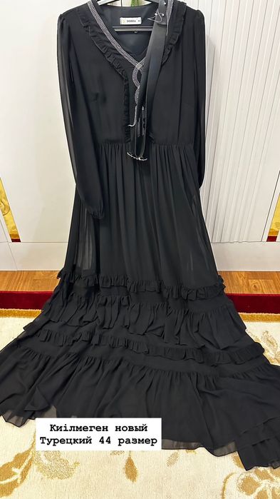 ,киімдер,аяк киімдер сатылады