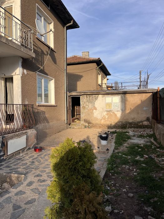 Продава се Къща в Радомир - 148 кв.м за 621 €/кв.м - Снимка #2