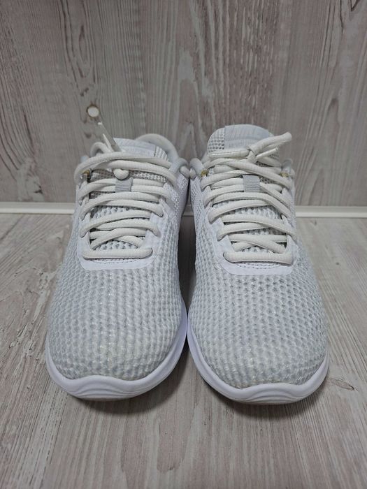Adidasi dama nike