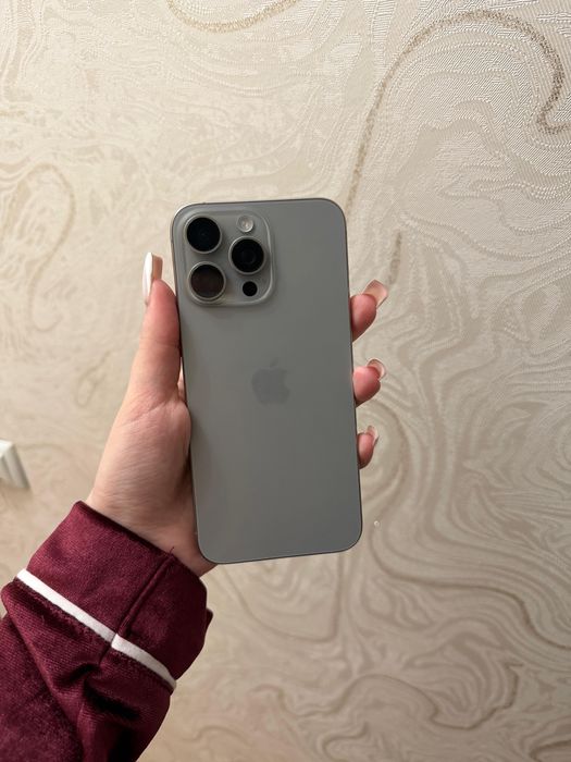 Продам iPhone 15 Pro Max на 256 ГБ.