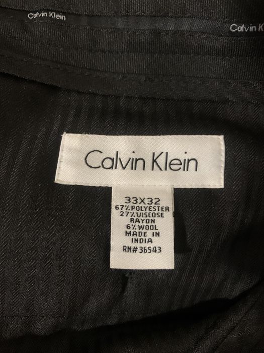 Продам мужской костюм Calvin Klein 48 размер