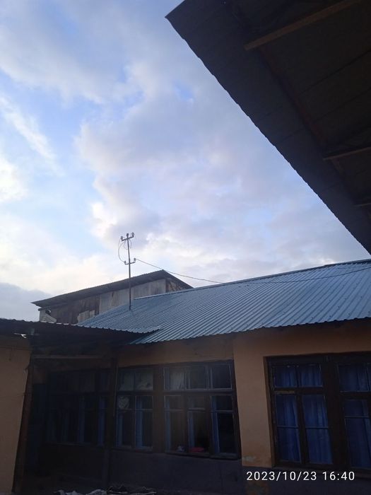 Срочно Уй сотилади миробод туманида.Ок Уй махалада нархи келишилади