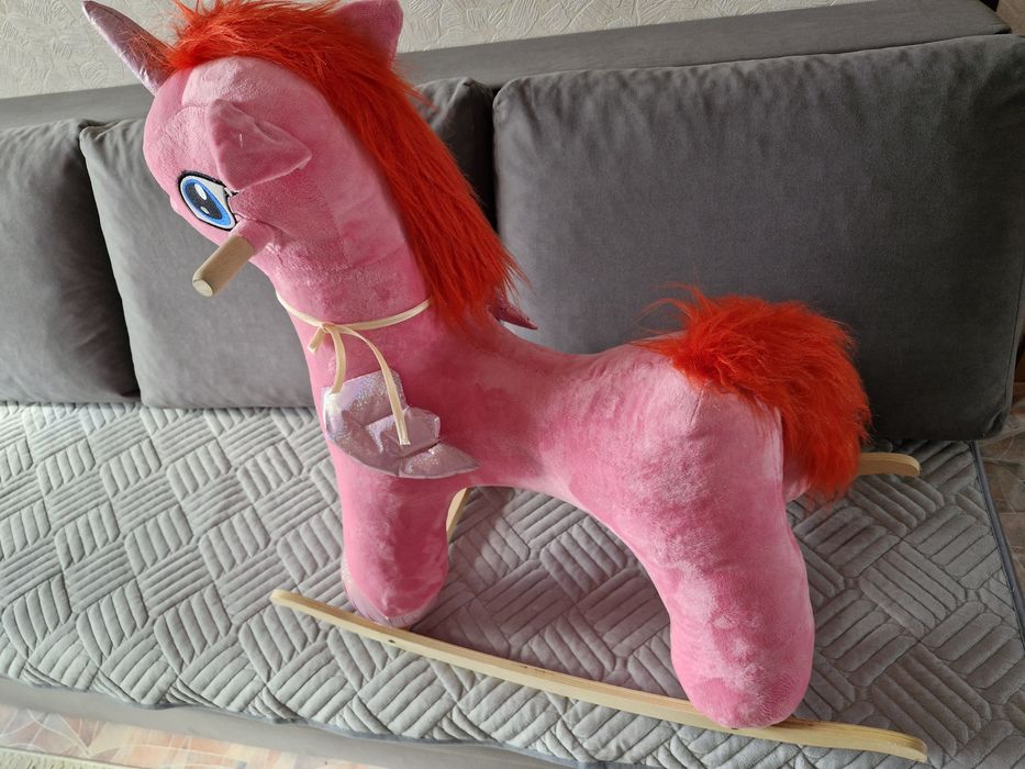 Продам лошадь-качалку