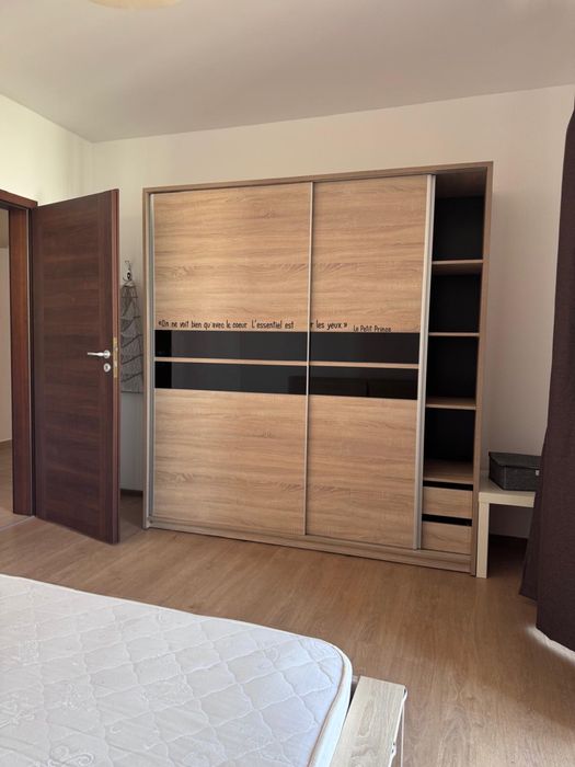 Inchiriez apartament cu 3 camere , 2 bai , complet mobilat si utilat in blocul Iris 3