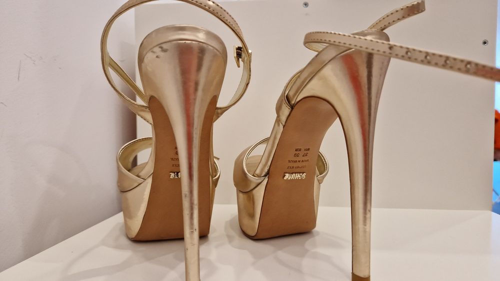 Pantofi cu toc Schutz aurii 39