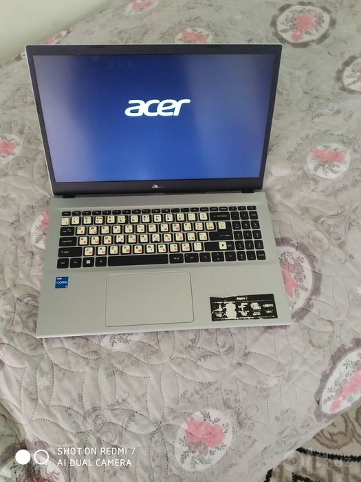 Kampyuter srochni sotiladi  acer aspire 3
