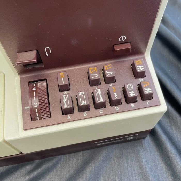 Masina de cusut  PFAFF