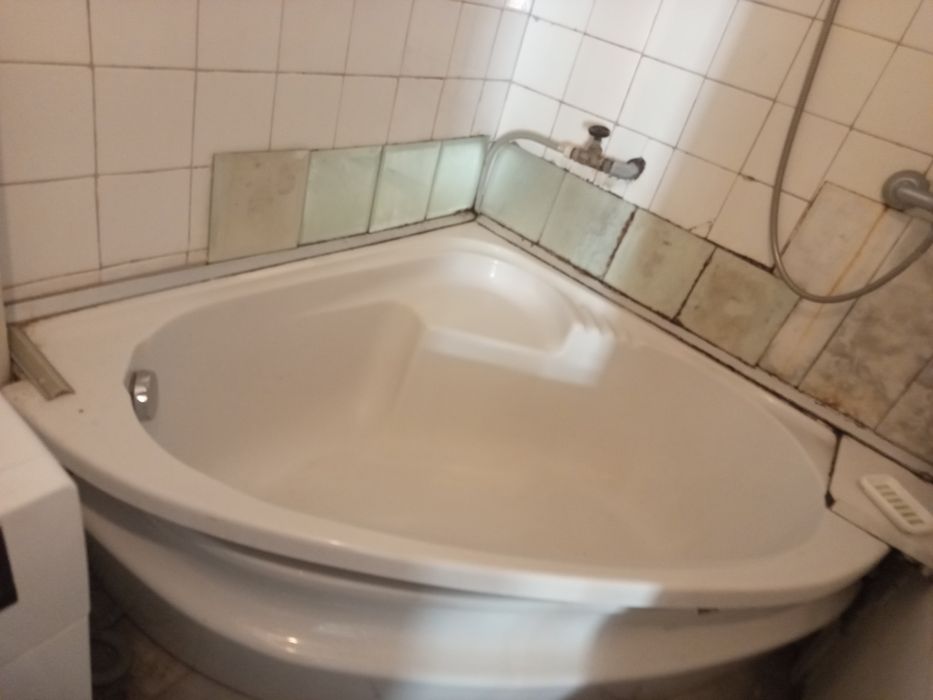 Ъглова акрилна вана