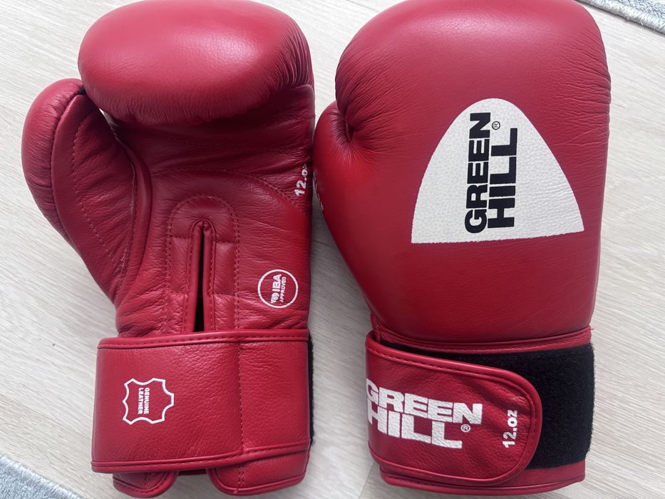 Перчатка боксёрская