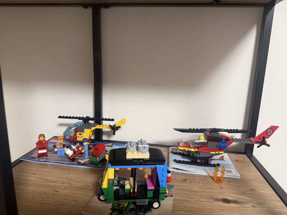 Lego 60100 , 60411 , 40469