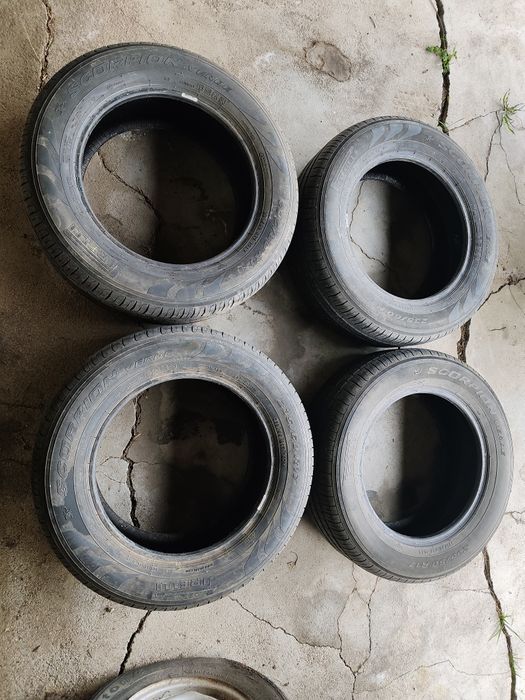 Pirelli 235 60 17