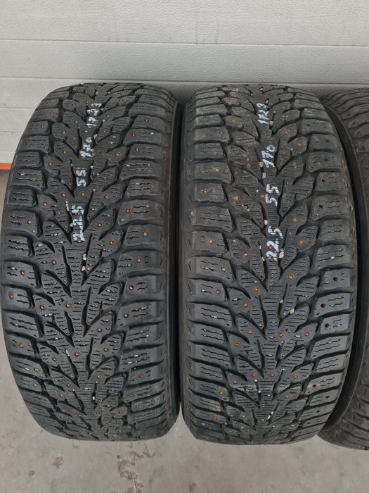 Зимни гуми 4 броя KUMHO WinterCrafy 225 55 R17 дот 1723
