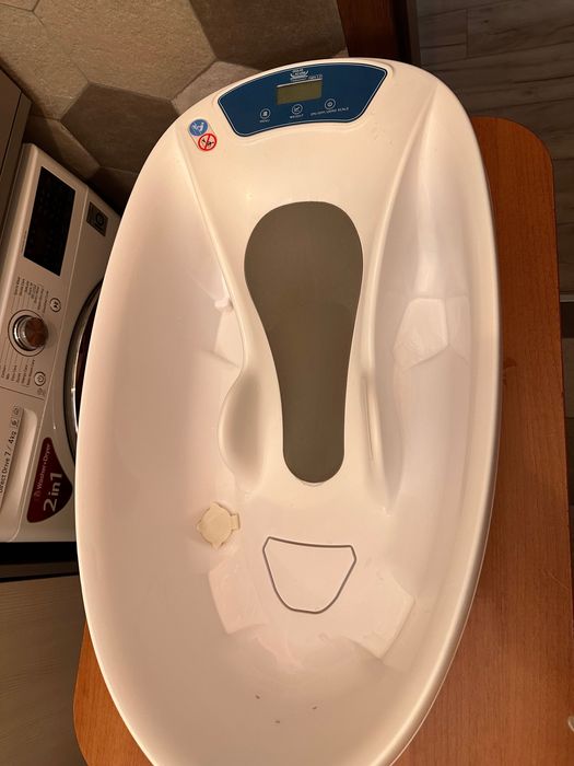 Cadita bebe aquascale cu cantar si termometru