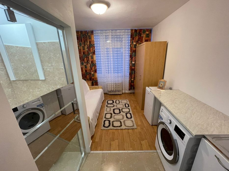 Închiriez camera camin