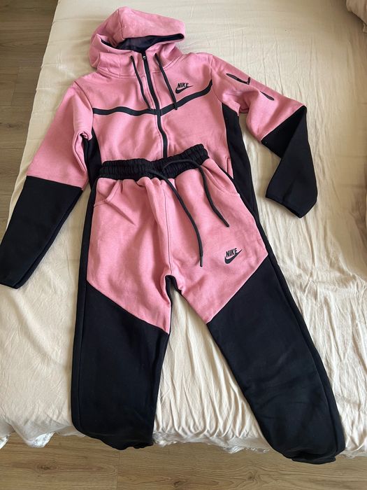 Анцуг за момиче на 8 години.