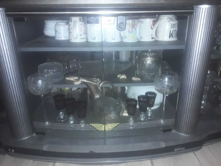 ТВ маса-барче на колелца