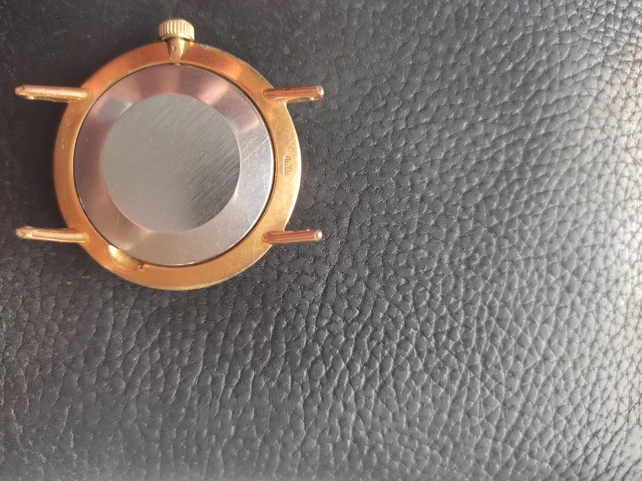 Продаются Часы Луч ау 20.