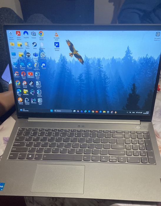 Vând Laptop Lenovo generația 11