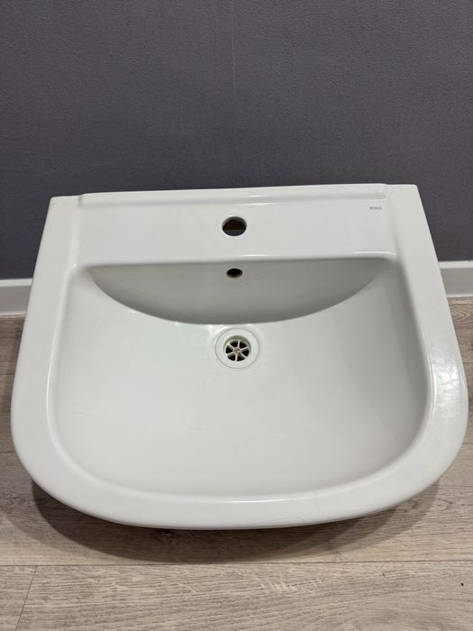 Раковина белого цвета