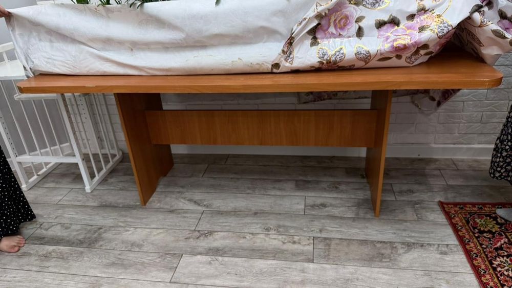 стол в хорошем состоянии