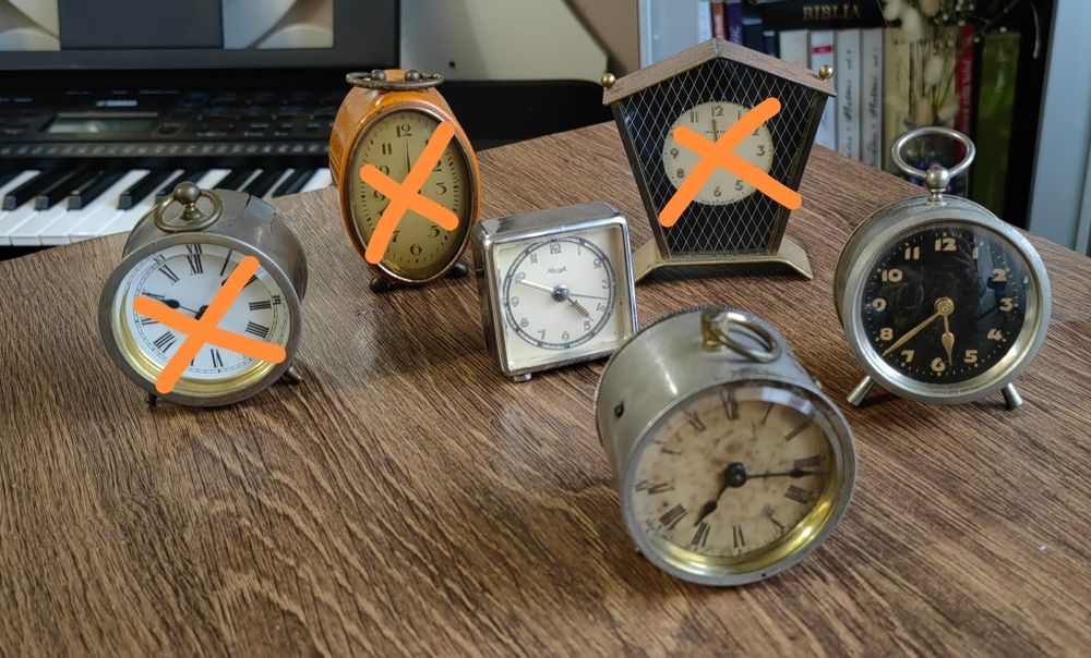 Lot ceasuri mecanice de masa mici