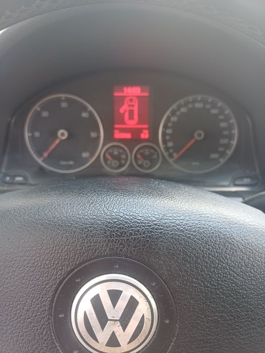 De vânzare masina golf 5