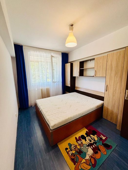 De inchiriat 3 camere, utilat-mobilat complet.
