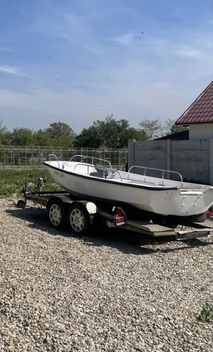 Vând barcă catamaran