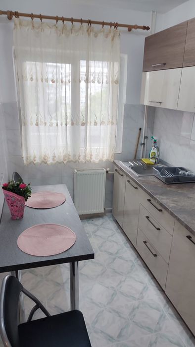 Apartament cu o camera de închiriat in zona Nufarul