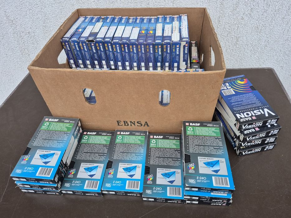 Vând 80 casete video VHS originale Basf de 240 min. colectie de filme