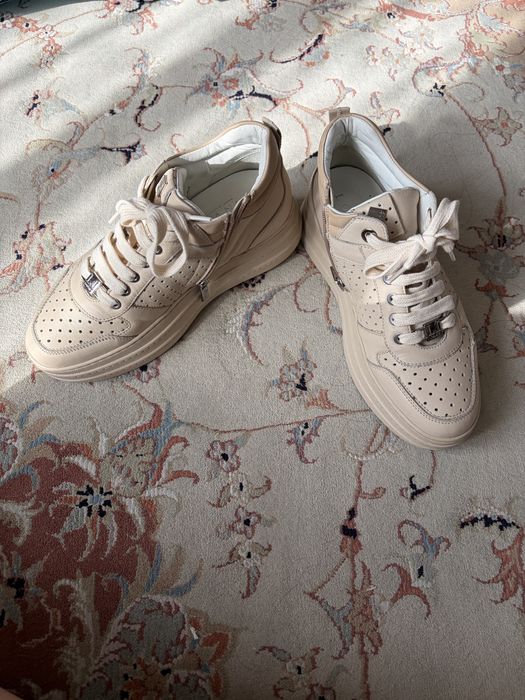 Продам слипоны Италия оригинал.