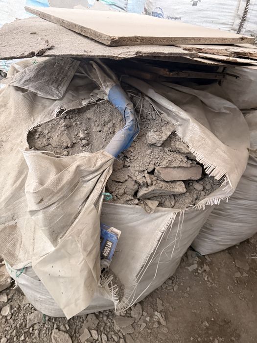 Сторителный мусор