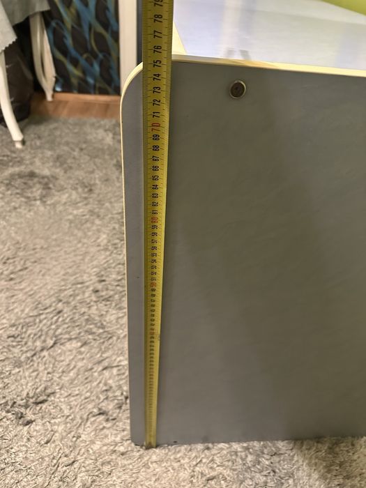 Продавам легло с матрак и бюро