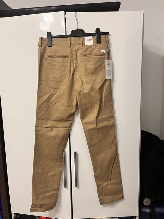 Pantaloni noi Jack & Jones