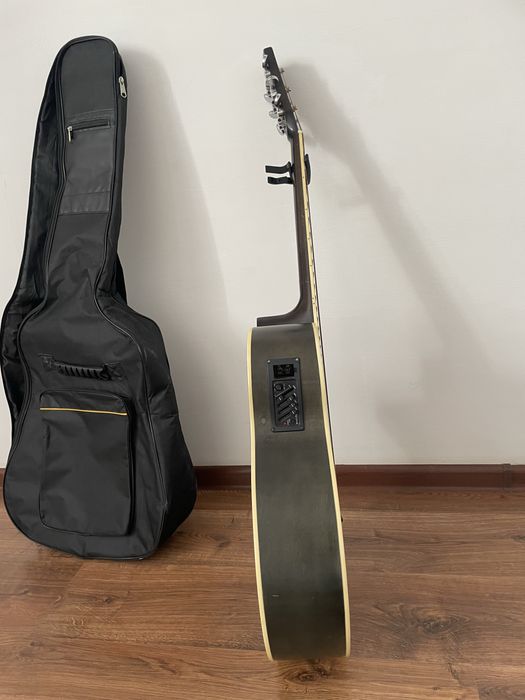 Продам Гитару Loquat 30к