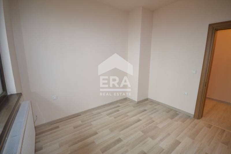 Прекрасен многостаен апартамент с гараж в кв. Македонски