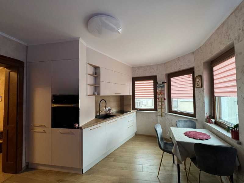 Дава се под наем Тристаен апартамент в София, Лозенец - 75 кв.м за 1224 € - Снимка #1