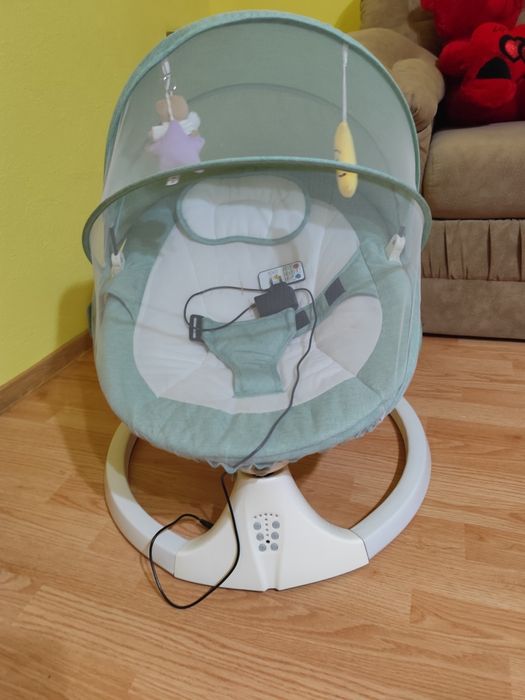 Vând leagăn electric și scoica pentru belusibeluși.